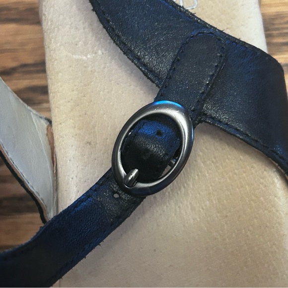 Dansko Black Leather Adjustable Strap Sandals Size 39EU / 9US - Picture 4 of 9